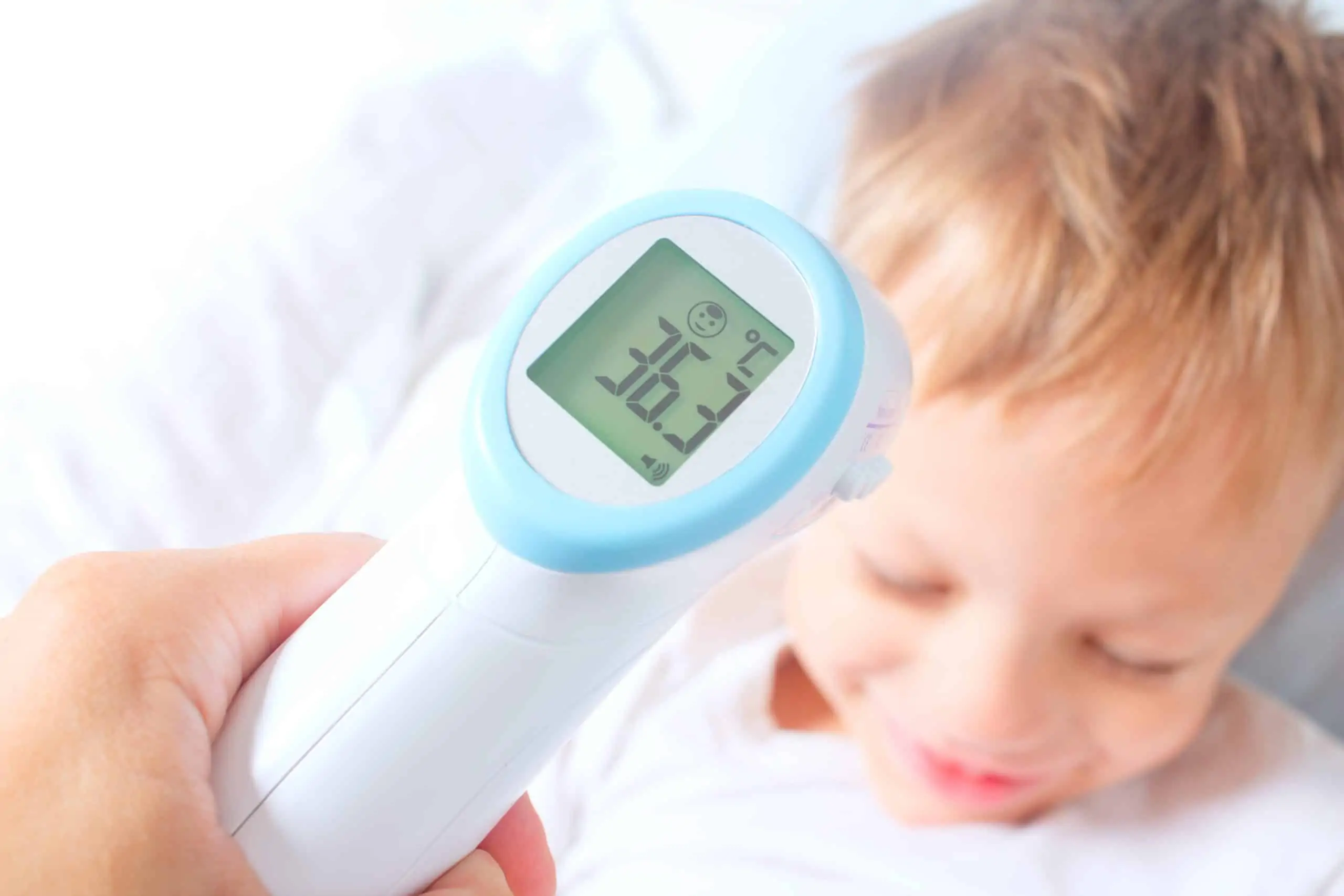 Kako skinuti temperaturu (kod djece i odraslih)