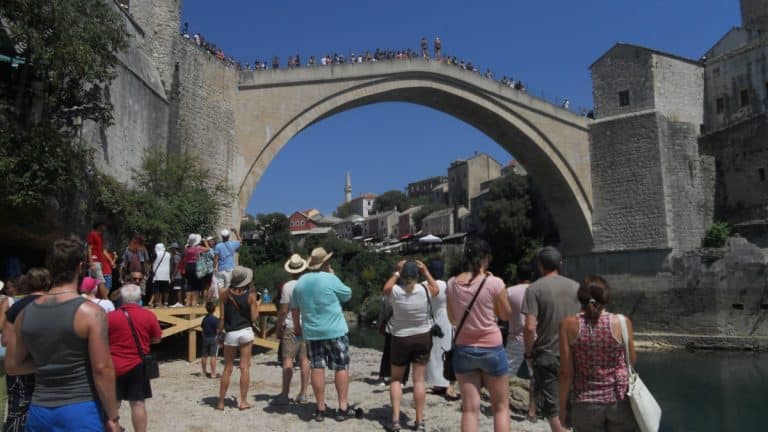 TURISTI U MOSTARU